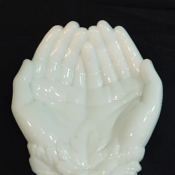 Vintage Designer Milk Glass Open Hands Dish/Trinket Tray - Picture 4 of 6